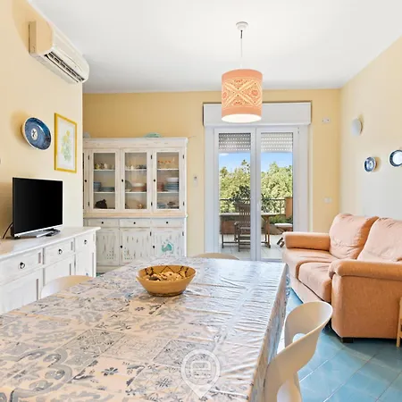 Pine & Sea Hideaway *