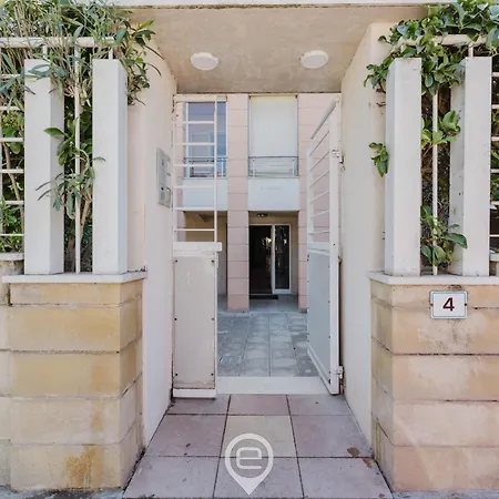 Pine & Sea Hideaway Apartment *